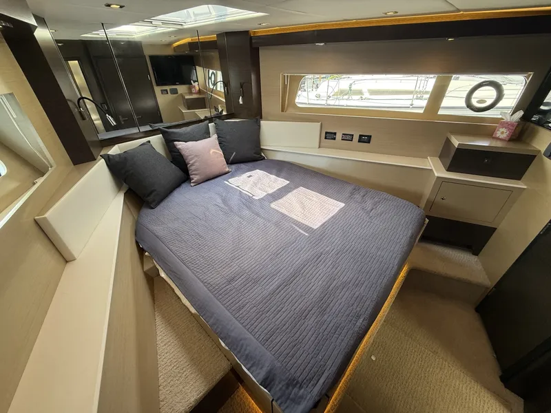 Slide: The Image of Cruisers Yachts 60 Cantius 2016 - 7409564