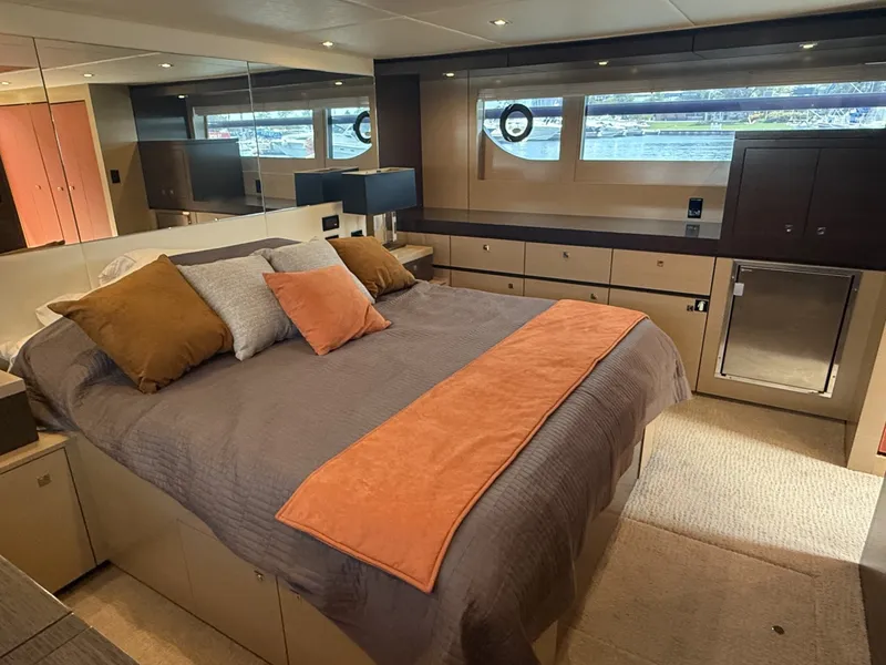 Slide: The Image of Cruisers Yachts 60 Cantius 2016 - 7409516