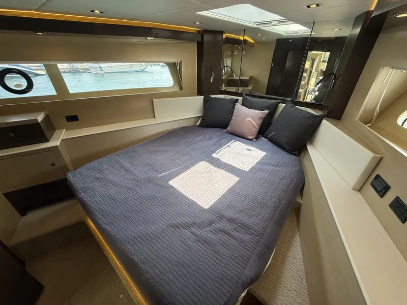 Slide: The Image of Cruisers Yachts 60 Cantius 2016 - 7409563
