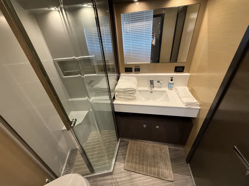Slide: The Image of Cruisers Yachts 60 Cantius 2016 - 7409560