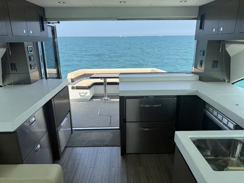 Slide: The Image of Cruisers Yachts 60 Cantius 2016 - 7409585