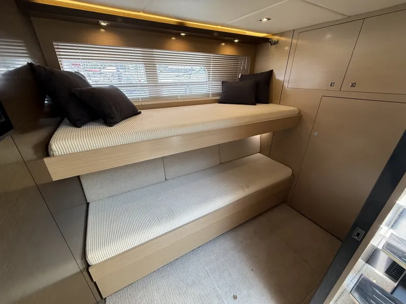 Slide: The Image of Cruisers Yachts 60 Cantius 2016 - 7409553