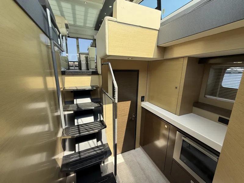 Slide: The Image of Cruisers Yachts 60 Cantius 2016 - 7409557