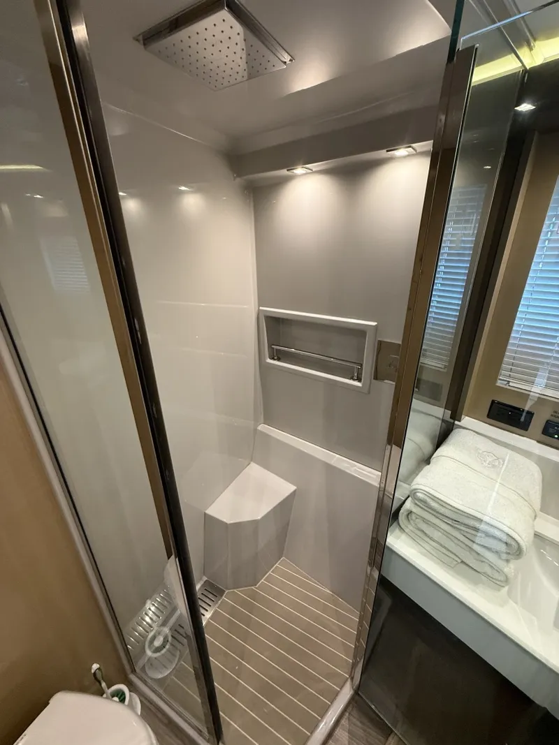 Slide: The Image of Cruisers Yachts 60 Cantius 2016 - 7409561