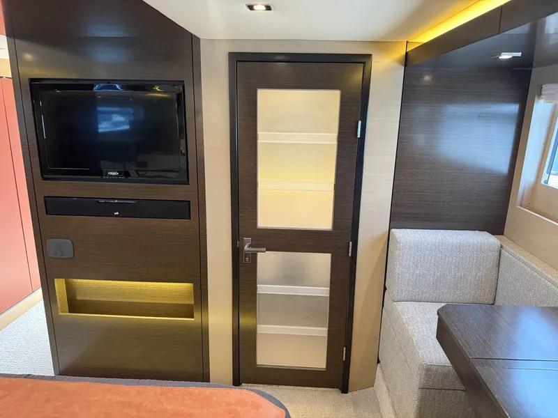 Slide: The Image of Cruisers Yachts 60 Cantius 2016 - 7409533