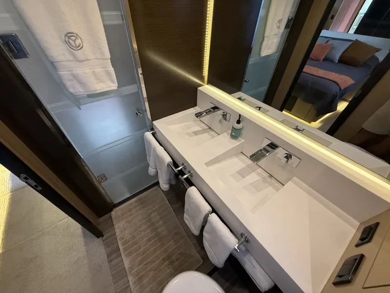 Slide: The Image of Cruisers Yachts 60 Cantius 2016 - 7409539