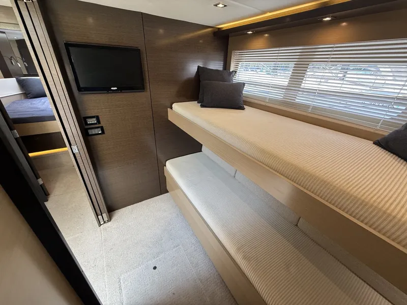 Slide: The Image of Cruisers Yachts 60 Cantius 2016 - 7409556
