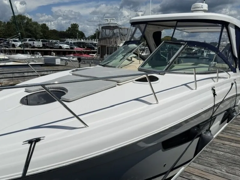 Slide: The Image of Regal 33 XO 2020 - 7467163