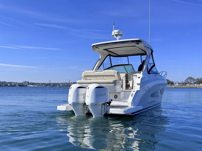 Slide: The Image of Regal 33 XO 2020 - 7409723