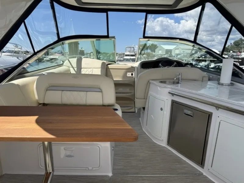 Slide: The Image of Regal 33 XO 2020 - 7467167