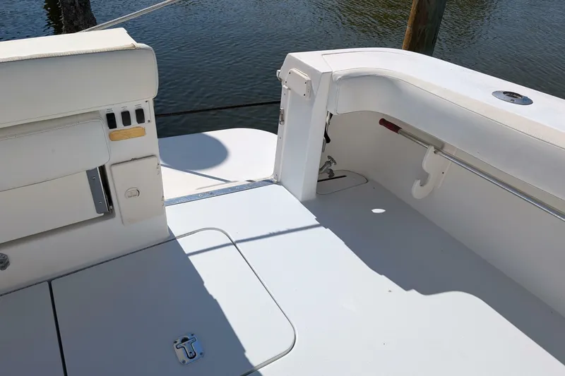 Slide: The Image of Sea Ray 370 Express Cruiser 1999 - 7465278