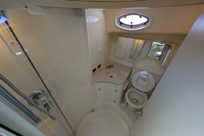 Slide: The Image of Sea Ray 370 Express Cruiser 1999 - 7465258