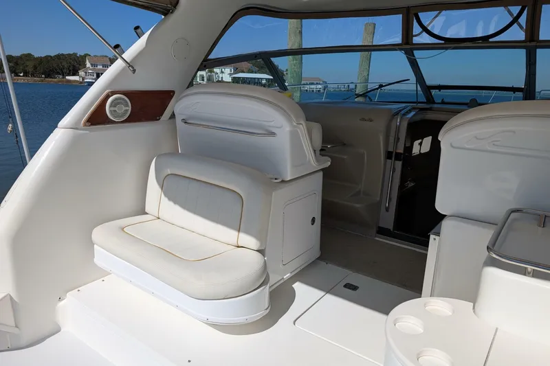 Slide: The Image of Sea Ray 370 Express Cruiser 1999 - 7465267