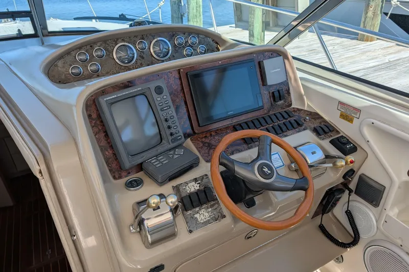 Slide: The Image of Sea Ray 370 Express Cruiser 1999 - 7465273
