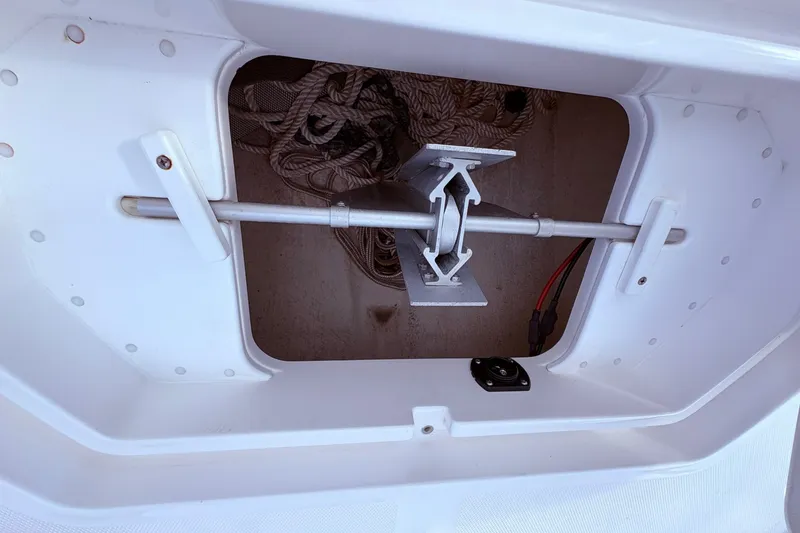 Slide: The Image of Invincible 33 Catamaran 2024 - 8039547
