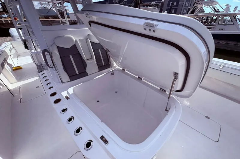 Slide: The Image of Invincible 33 Catamaran 2024 - 8039538