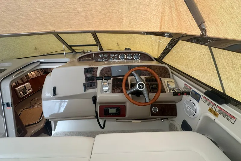 Slide: The Image of Sea Ray Sundancer 370 1999 - 7410813