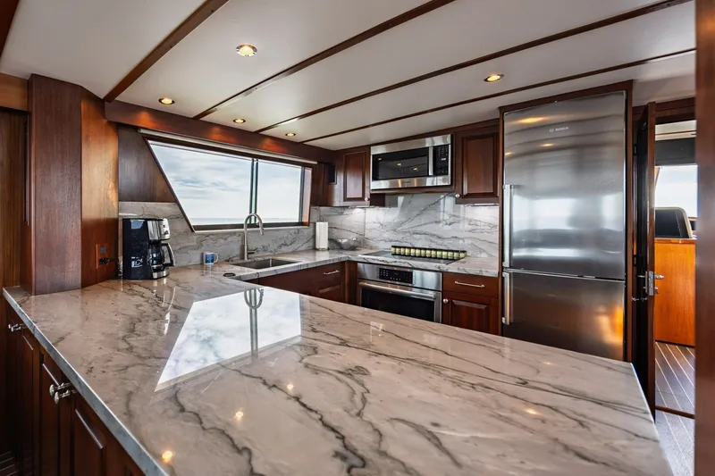 Slide: The Image of Hatteras 74 Cockpit Motor Yacht 1989 - 7539698