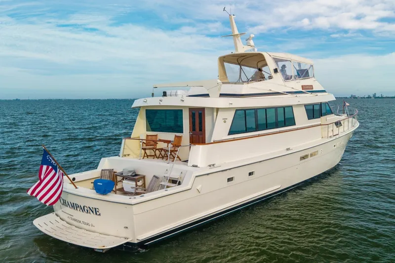 Slide: The Image of Hatteras 74 Cockpit Motor Yacht 1989 - 7854117