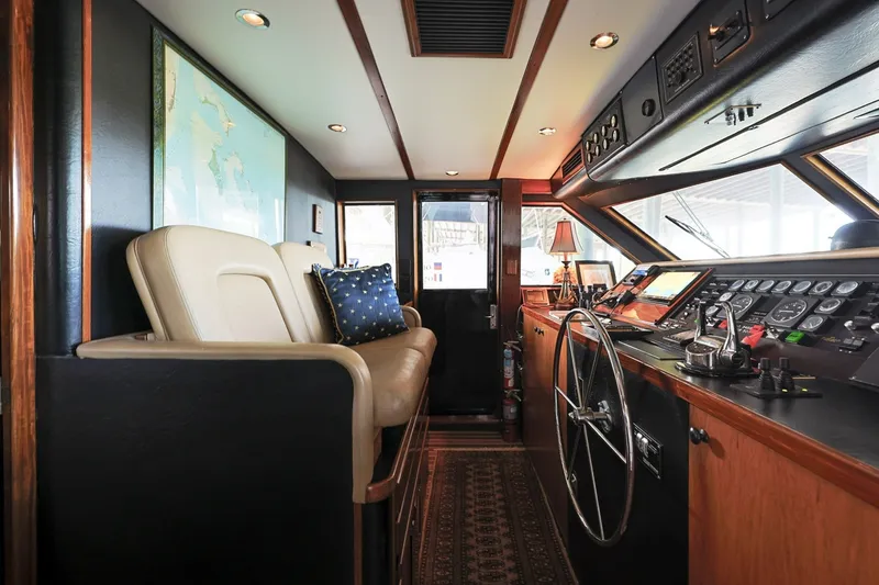 Slide: The Image of Hatteras 74 Cockpit Motor Yacht 1989 - 7853986