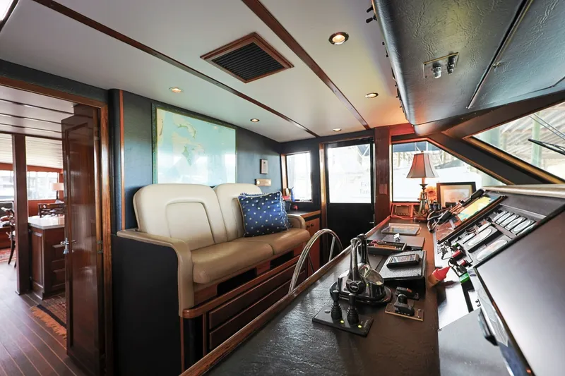 Slide: The Image of Hatteras 74 Cockpit Motor Yacht 1989 - 7853983