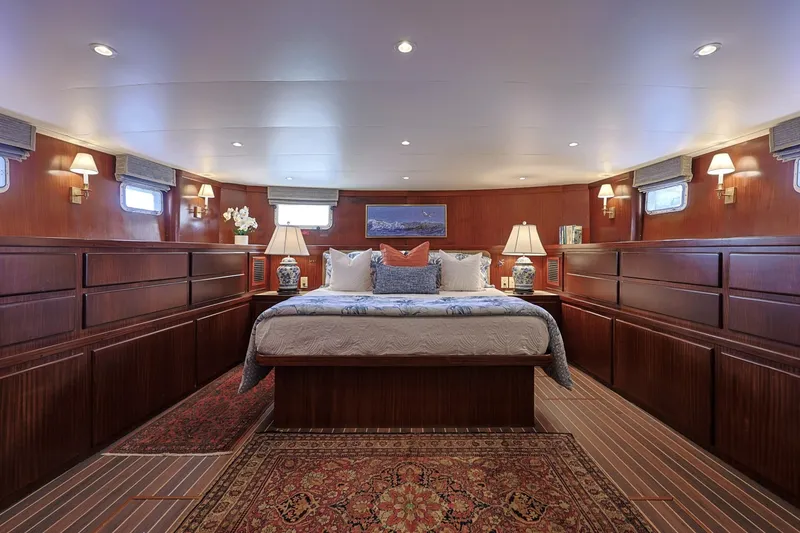 Slide: The Image of Hatteras 74 Cockpit Motor Yacht 1989 - 7854000