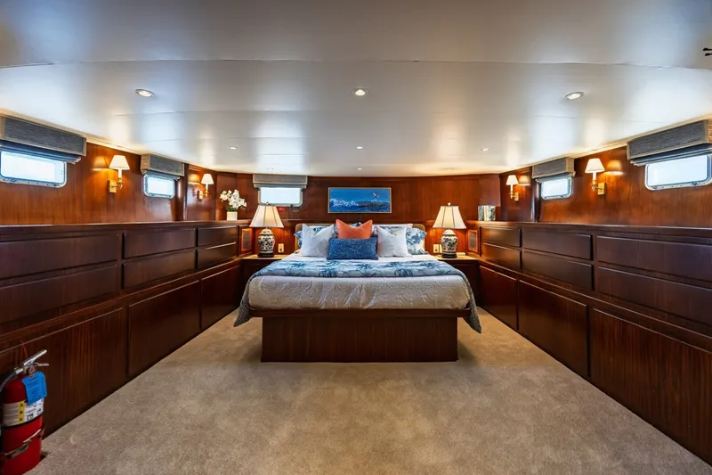 Slide: The Image of Hatteras 74 Cockpit Motor Yacht 1989 - 7539740