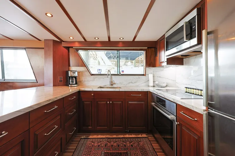 Slide: The Image of Hatteras 74 Cockpit Motor Yacht 1989 - 7539711