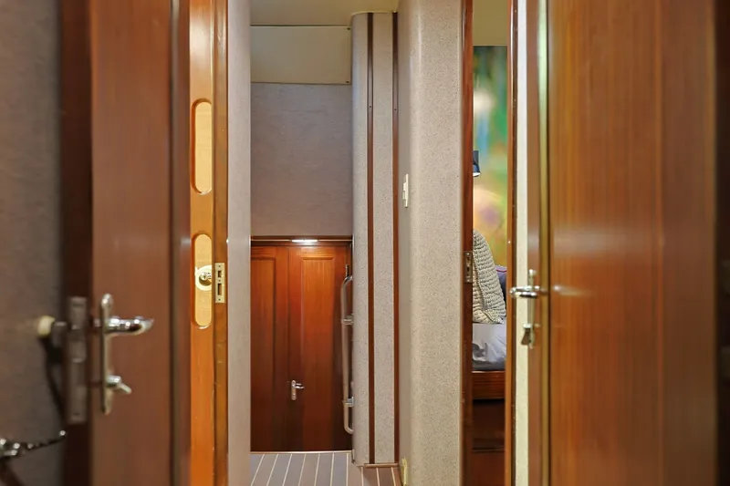 Slide: The Image of Hatteras 74 Cockpit Motor Yacht 1989 - 7539797