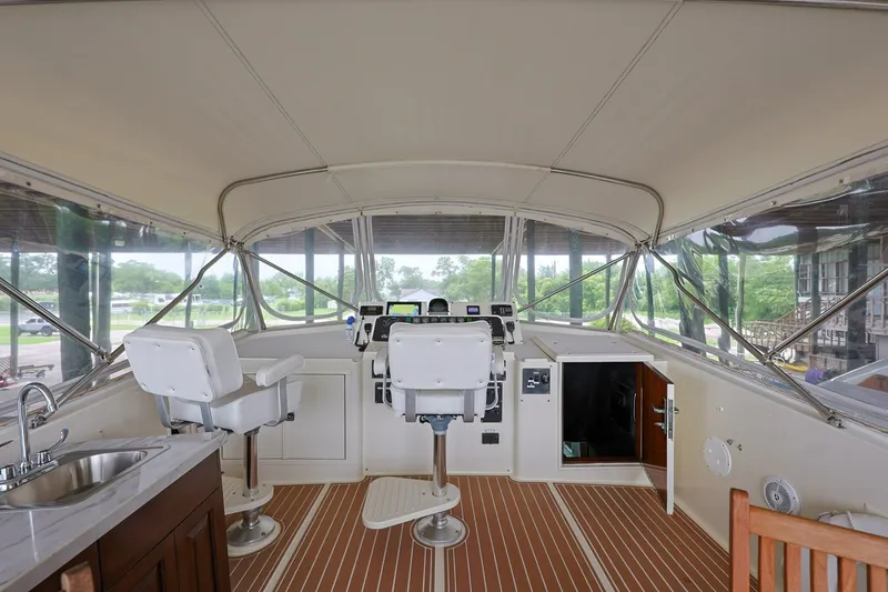 Slide: The Image of Hatteras 74 Cockpit Motor Yacht 1989 - 7539842