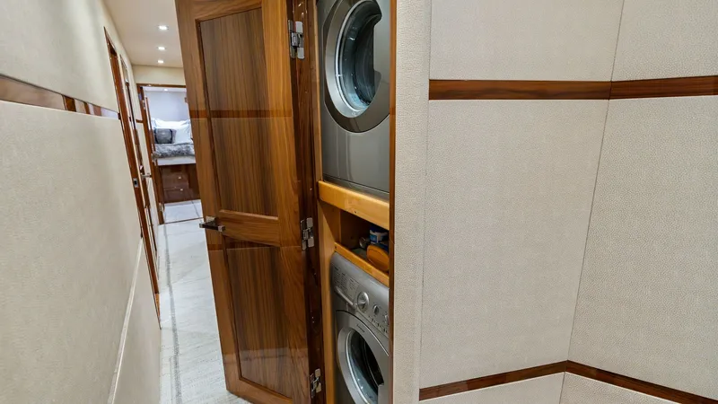 Slide: The Image of 2016 Viking 80 Enclosed Bridge- FRIGATE- Laundry - 7414398