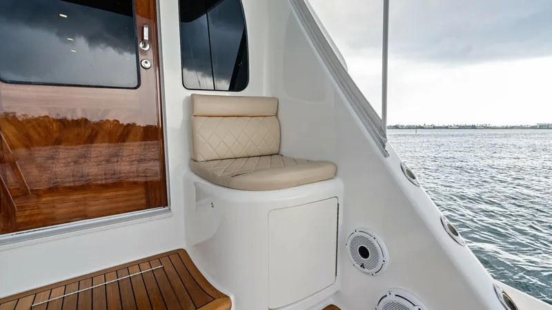Slide: The Image of 2016 Viking 80 Enclosed Bridge- FRIGATE- Cockpit - 7414481