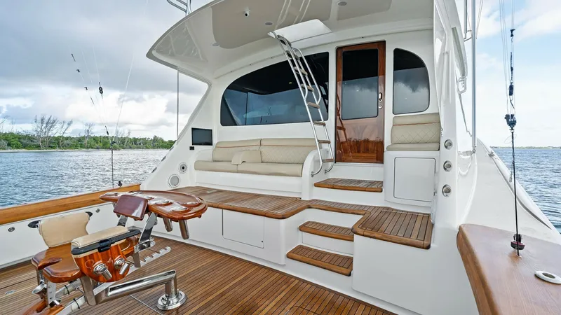 Slide: The Image of 2016 Viking 80 Enclosed Bridge- FRIGATE- Cockpit - 7414476