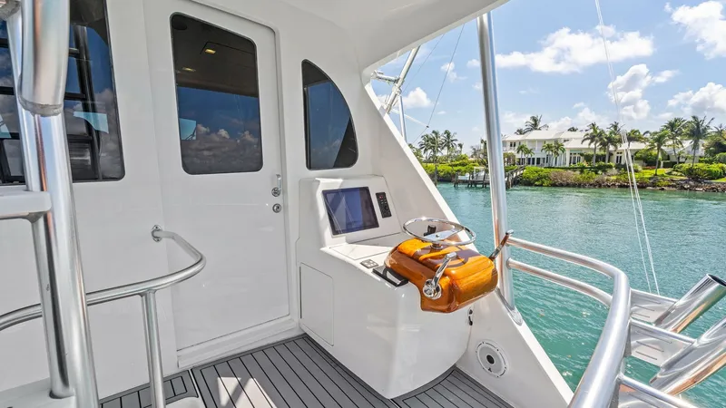 Slide: The Image of 2016 Viking 80 Enclosed Bridge- FRIGATE- Enclosed Bridge Mezzanine - 7414467