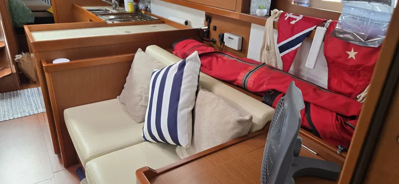 Slide: The Image of Beneteau Oceanis 45 2013 - 7454439