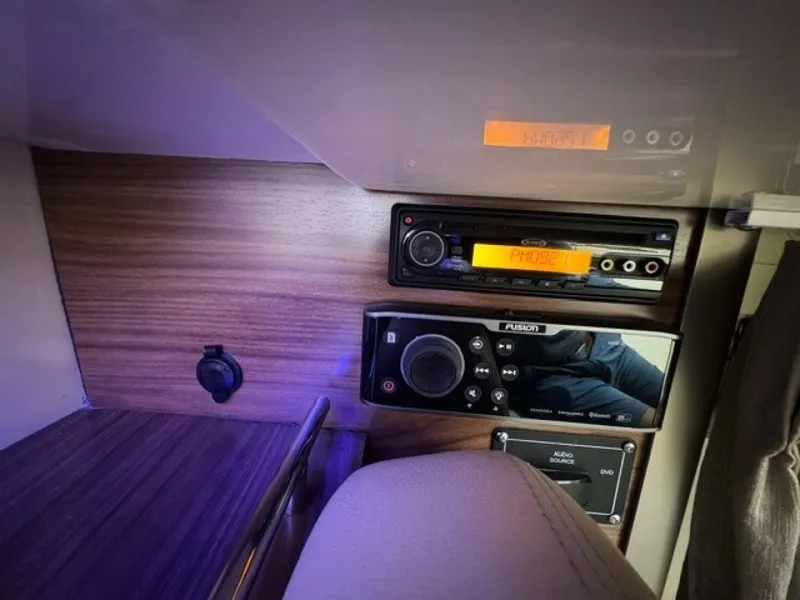 Slide: The Image of Boston Whaler Conquest 2016 - 7451672