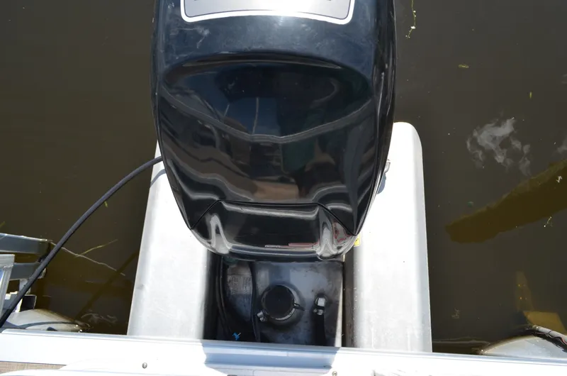 Slide: The Image of Sun Tracker Fishin Barge 20 DLX 2019 - 7452327