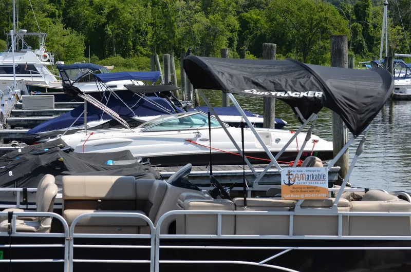 Slide: The Image of Sun Tracker Fishin Barge 20 DLX 2019 - 7452338