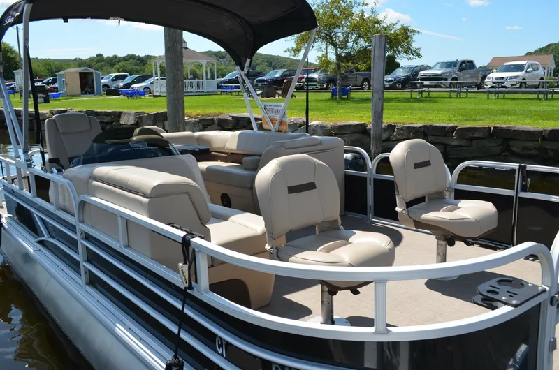 Slide: The Image of Sun Tracker Fishin Barge 20 DLX 2019 - 7452336