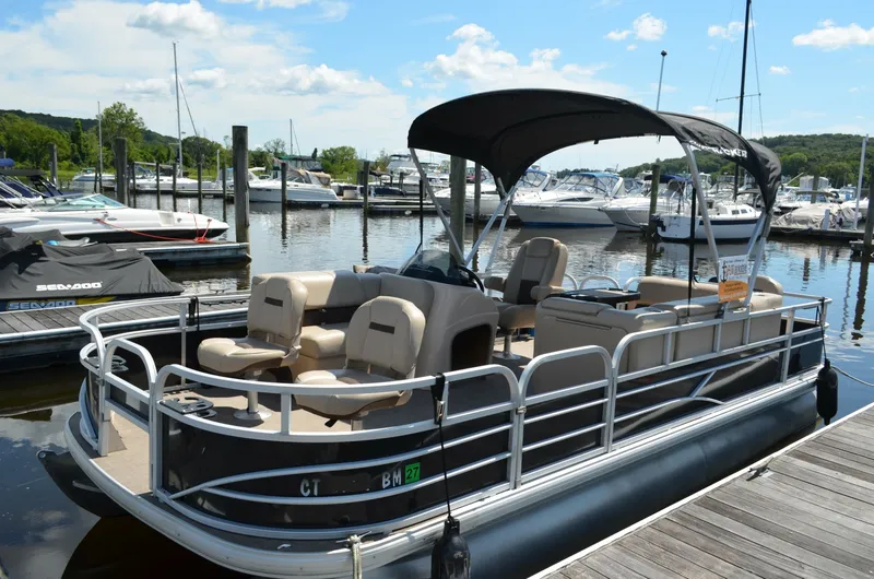 The Image of Sun Tracker Fishin Barge 20 DLX 2019 - 7452304