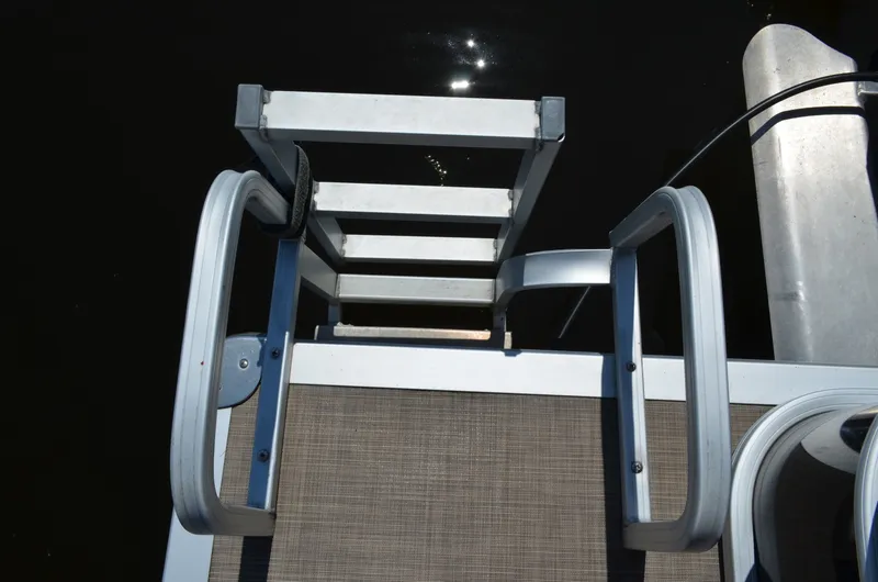 Slide: The Image of Sun Tracker Fishin Barge 20 DLX 2019 - 7452324