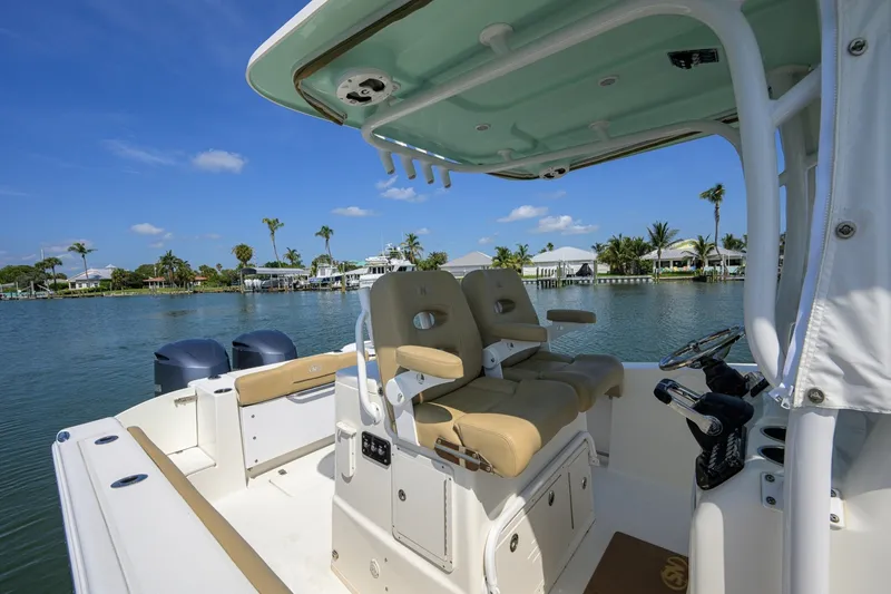 Slide: The Image of NauticStar 28 - Helm 2019 NauticStar 28XS - 7649900