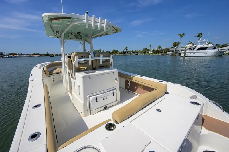 Slide: The Image of NauticStar 28 - Cockpit 2019 NauticStar 28XS - 7649911