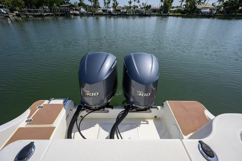 Slide: The Image of NauticStar 28 - Cockpit 2019 NauticStar 28XS - 7452650