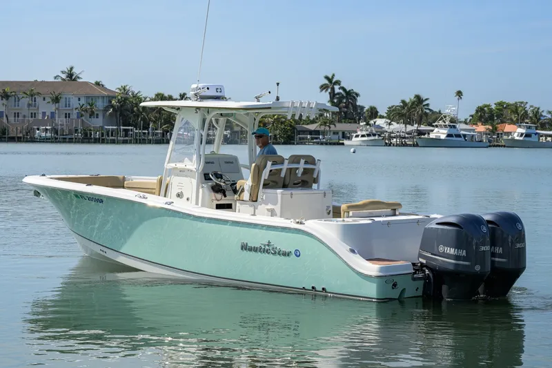 Slide: The Image of NauticStar 28 - Exterior Profile 2019 NauticStar 28XS - 7649930