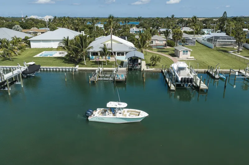 Slide: The Image of NauticStar 28 - Exterior Profile 2019 NauticStar 28XS - 7452664