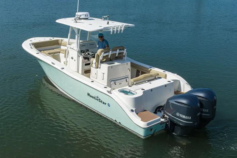 Slide: The Image of NauticStar 28 - Exterior Profile 2019 NauticStar 28XS - 7452696