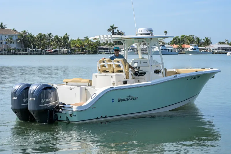 Slide: The Image of NauticStar 28 - Exterior Profile 2019 NauticStar 28XS - 7452688