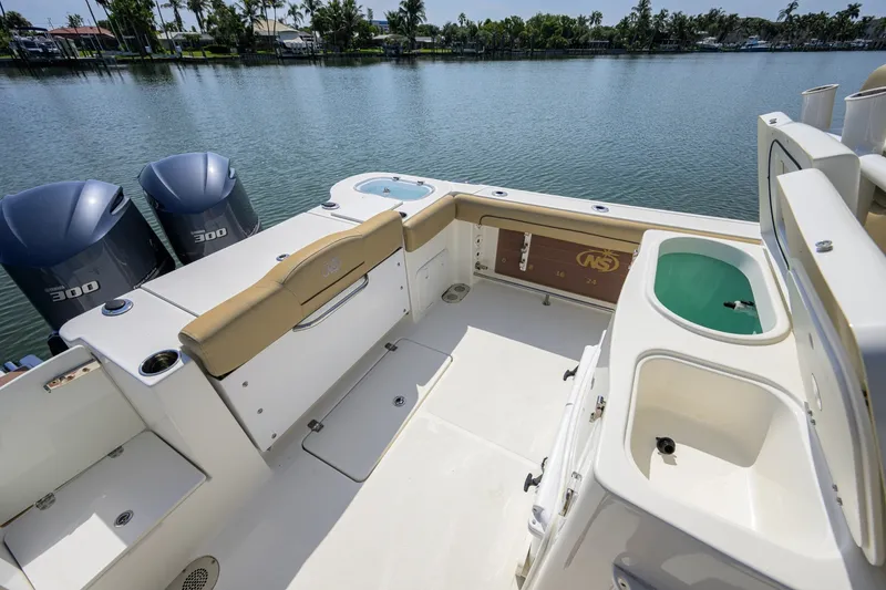 Slide: The Image of NauticStar 28 - Cockpit 2019 NauticStar 28XS - 7452634