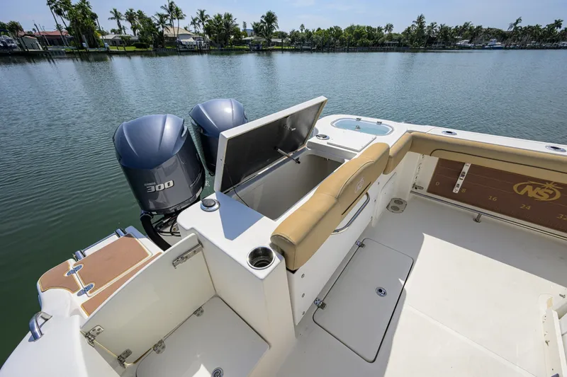 Slide: The Image of NauticStar 28 - Cockpit 2019 NauticStar 28XS - 7452640